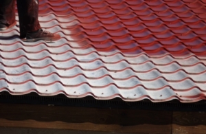 Vopsea specială pentru acoperiș