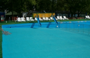 Vopsea specială pentru piscină