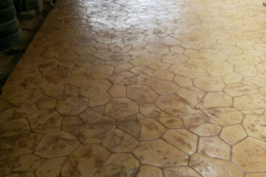 Lac pentru beton amprentat