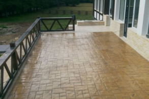 Lac pentru beton amprentat